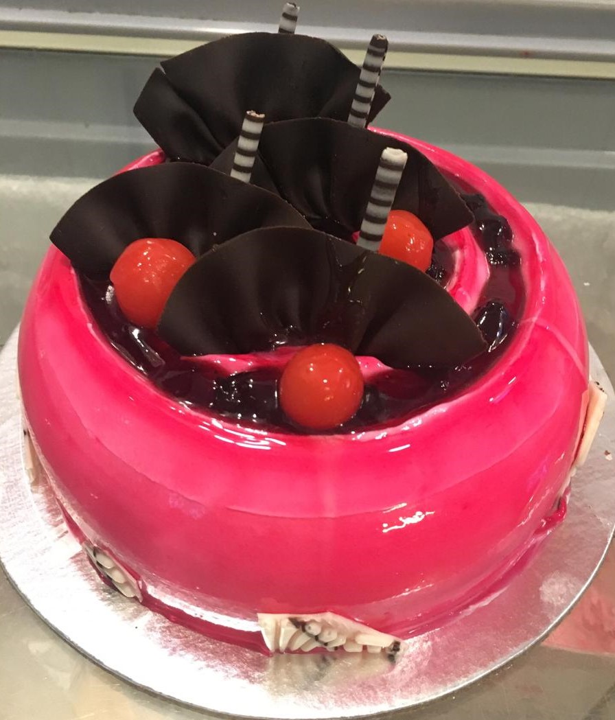 1Kg Strawberry Cake